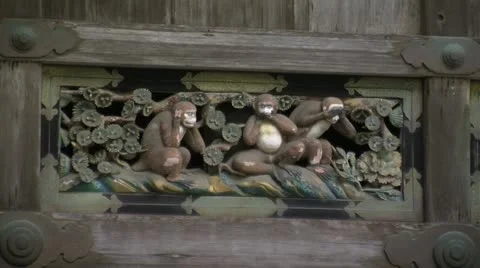 Three wise monkeys zoomout Stock Footage