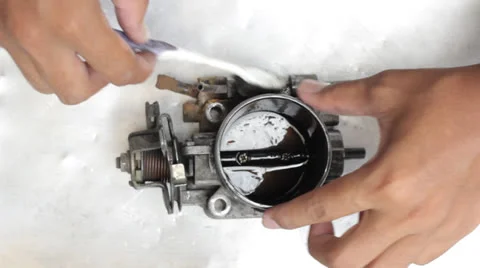 Throttle valve cleaning Video stock 27110554