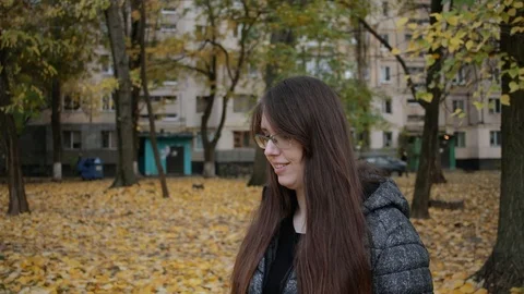 Throw leaves at each other 動画素材 125092044