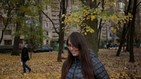 Throw leaves at each other 動画素材 125092082