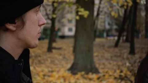 Throw leaves at each other 動画素材 125092461