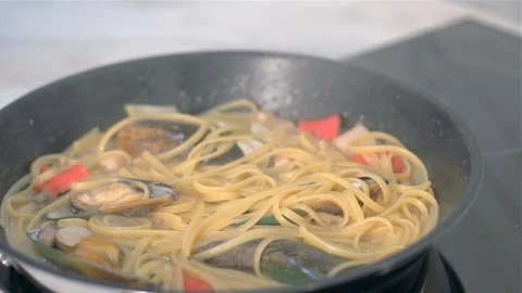 Throw the pan with seafood paste Stock Footage 111671160