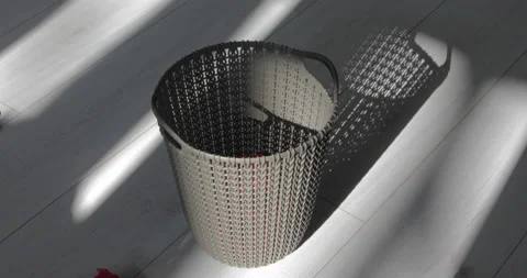 Throw papers into plastic trash can Stock Footage 112690181