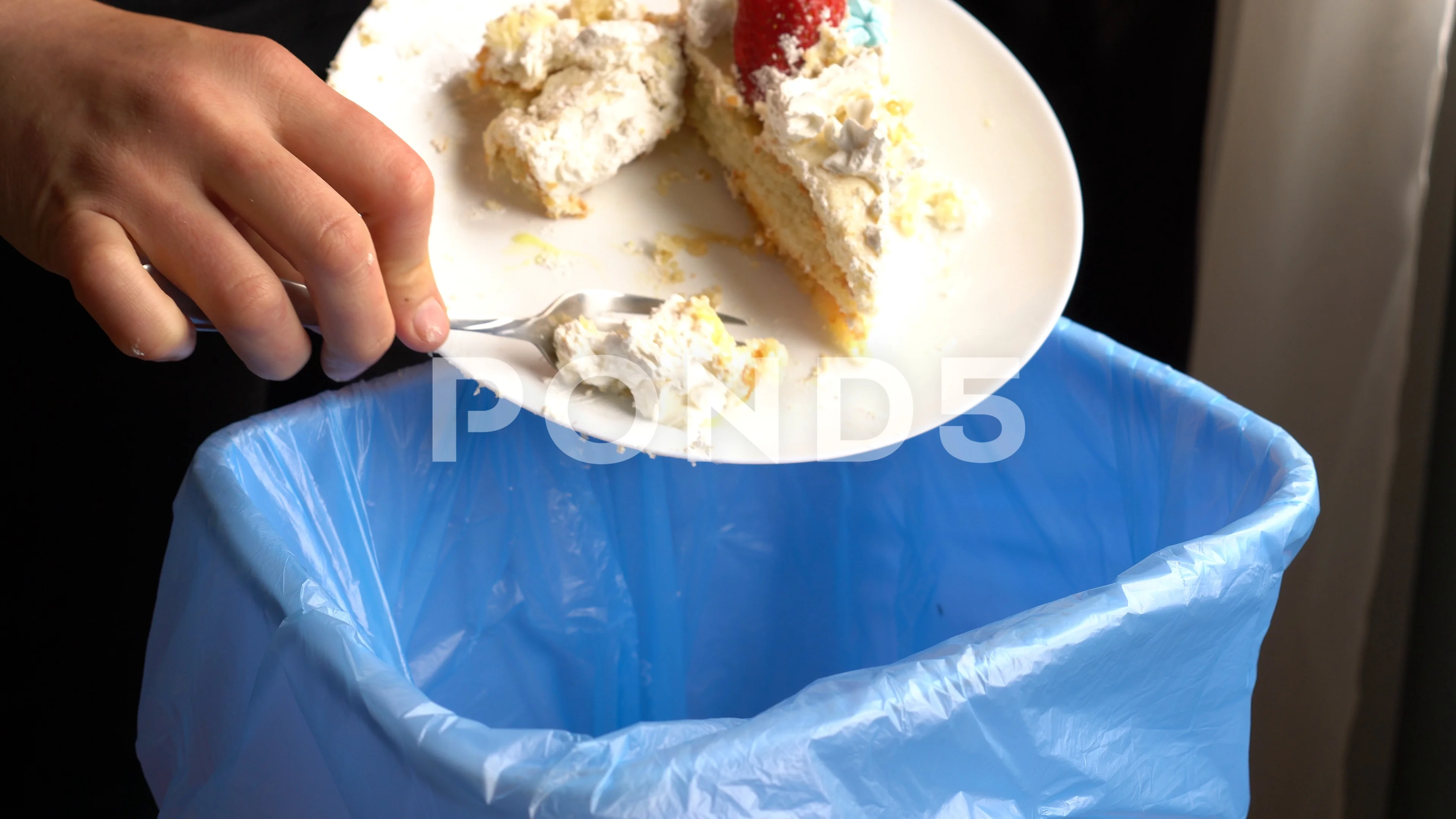Wheelie bin cake - Biffa bin cake | No bake cake, Cake, Desserts
