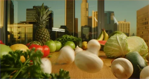 Throwing champignons on table macro shot Vídeo Stock 126301686