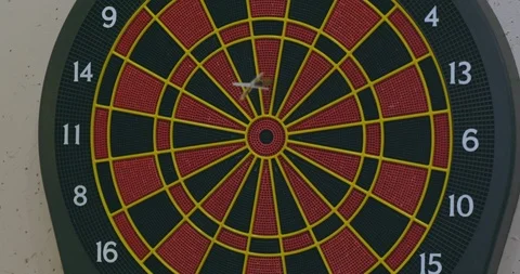 Throwing Darts at Electronic Dart Board in Game Room - Medium Shot Vídeo Stock 88225517