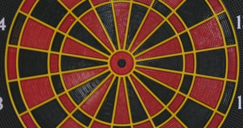Throwing Darts at Electronic Dart Board in Game Room - Close Up 库存影片 88225734