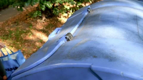 Throwing out thrash Stock Footage 41505942