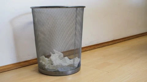 Throwinig a tissue paper in the garbage bin 스톡 동영상 126658013