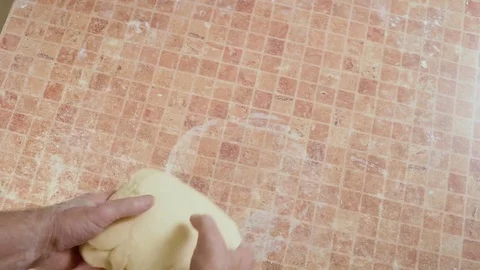 Throws the dough on the table 스톡 동영상 80043334