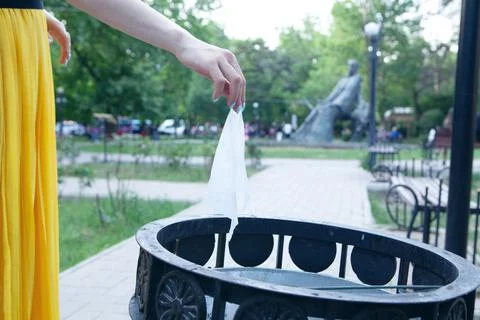 Throws a napkin in the trash Stock Photos