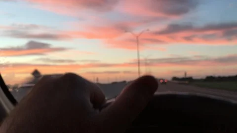 Thumb Tap while Driving 3 Sunrise Vídeos de archivo 95416319