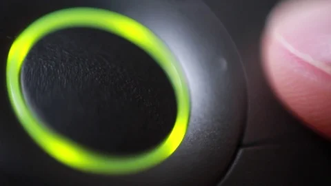 Thumbing through electronic device as electronic book extreme closeup 動画素材 85463820