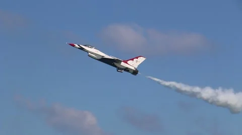 Thunderbird slow riding on tail Video stock 46257994