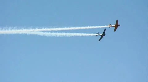 Thunderbolt 01 formation Stock Footage 25115706