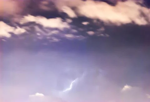 Thunderbolt at dramatic stormy dark blue sky. Foto stock