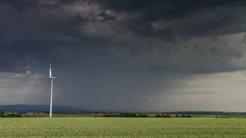 Thundercloud approaching over a wheat field Vídeo Stock 90800364