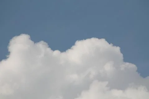 Thunderstorm texture clouds before rain on the sky 库存照片