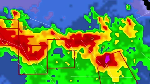 Thunderstorms with tornado warning and lightning on severe weather radar screen Vídeos de archivo 157933471