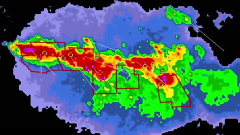 Thunderstorms with tornado warning and lightning on severe weather radar screen Vídeos de archivo 157934348