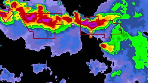 Thunderstorms with tornado warning and lightning on severe weather radar screen Vídeos de archivo 157935858