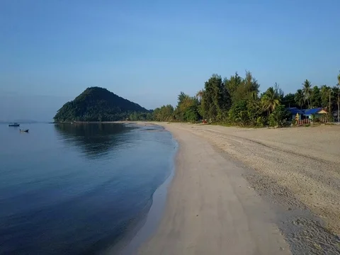Thung Wao Lan beach, Chumphon, Thailand. Video stock 77284923