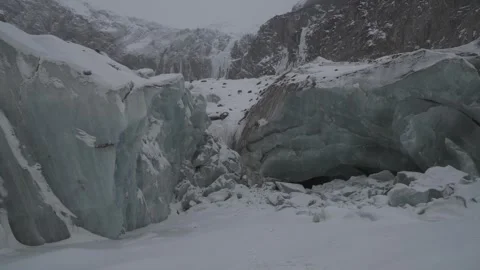 Tibet Blue Ice Wall Climbing Vídeos de archivo 345168499