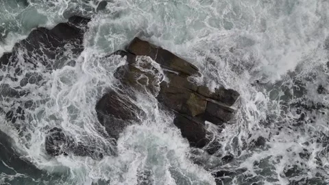 Tidal Surf on Rock 動画素材 308646725