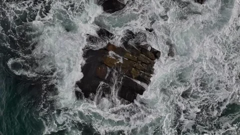 Tidal Surf on Rock v2 動画素材 308646734