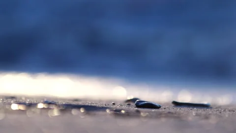 Tide rushes over rocks Stock-Footage 142107066
