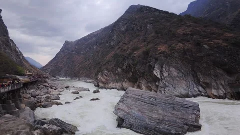 Tiger Leaping Gorge Time-Lapse in Shangri-La Stock Footage 312588609