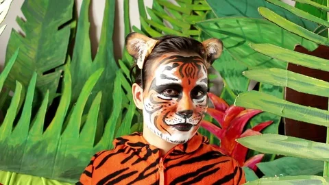 Tigerface, makeup 動画素材 76230149