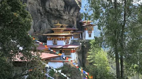 Tigers nest monastery, bhutan Stock Footage