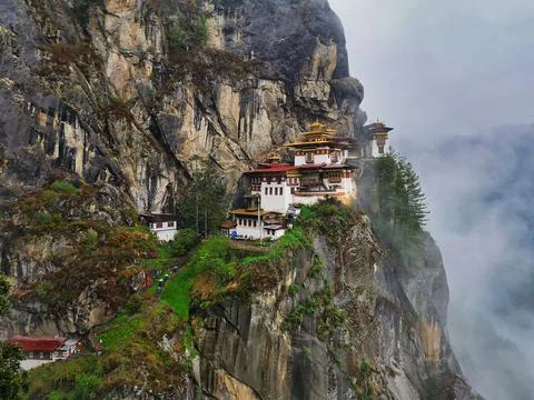 The Tigers Nest Monastery in the cliffside of the upper Paro valley in Bhutan Stock Photos