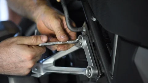 Tightenscrews1 Video stock 113292298