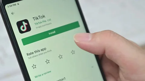 TikTok  Video stock 136865333
