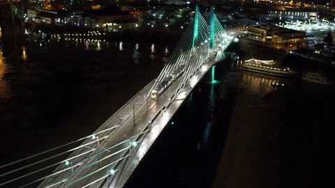 Tilikum Bridge at Night Vídeo Stock 74484942