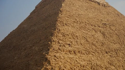 Tilt Up and down of the Upper Edge and Peak of the Pyramid of Khafre with Vídeos de archivo 341301024