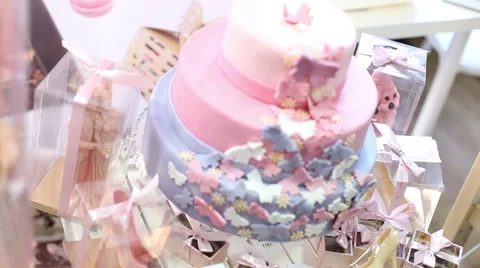 Tilt up of a beautiful wedding cake Stock Footage 61034752