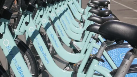 Tilt up from bike rack to cable car, san francisco Stock Footage 83526196