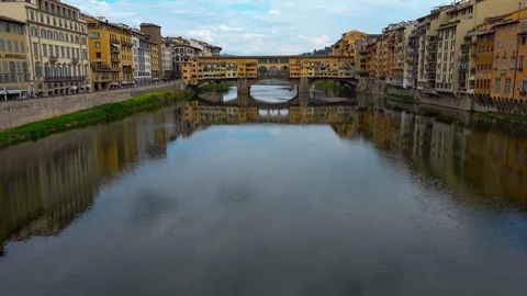 Tilt of Bridge Ponte Vecchio Florence, Italy Video stock 89900342