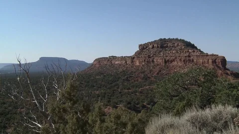 Tilt Down Bears Ears Mountains In Distance Vídeo Stock 90919200