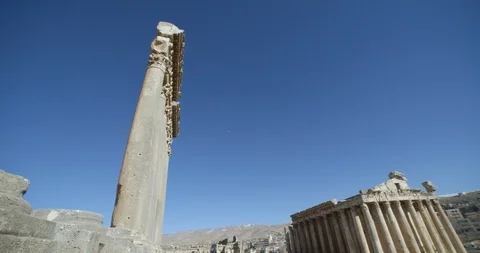 Tilt down between Jupiter and Bacchus Temples, Baalbek, Lebanon Stock Footage 118999555