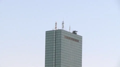 Tilt down of John Hannock Building in Boston Vidéo 41920730