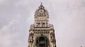 Tilt Down Marienplatz Munich New Town Hall Pedestrians Commute People Meet Walk HD Footage