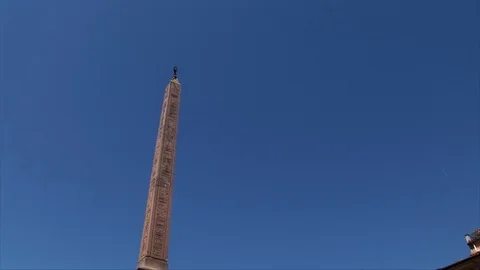 A tilt down of the Obelisk in Piazza Navona in Rome 스톡 동영상 101962265
