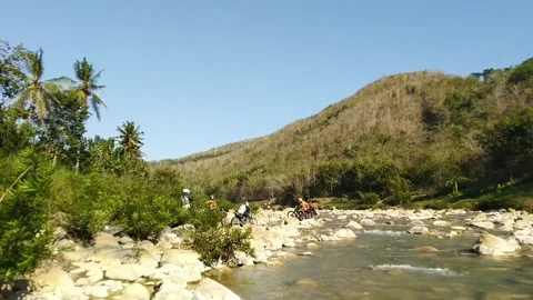 Tilt down river flow Video stock 169357392