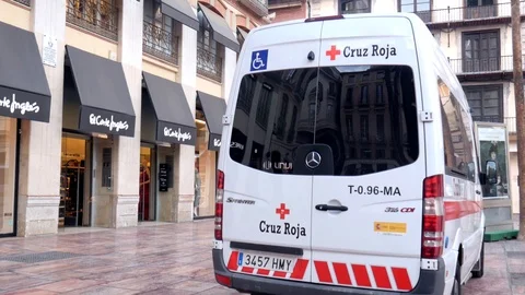 Tilt down shot of the back of a white truck of the Red cross written in Spanish Stock Footage 118204878