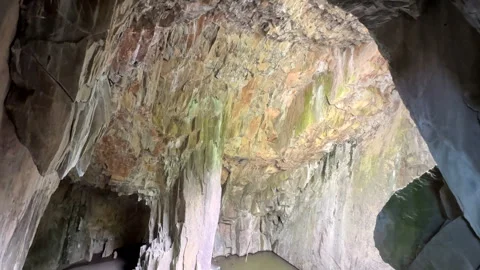 Tilt down shot from ceiling to the floor of Cathedral Cave in Lake District Vídeos de archivo 309229892