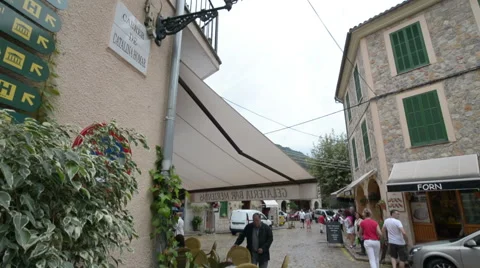 Tilt down to Spanish eatery Stock Footage 58816477